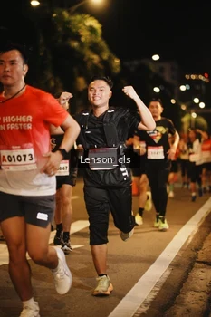 Runner Photo 1751004