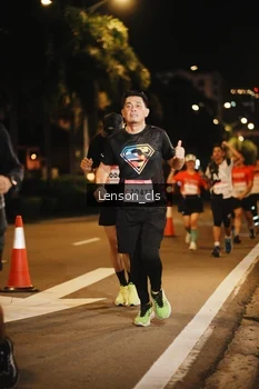 Runner Photo 1751005