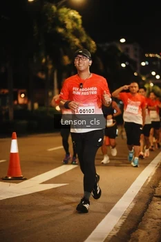 Runner Photo 1751162