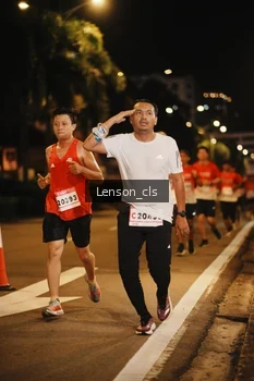 Runner Photo 1751212