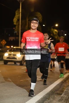 Runner Photo 1751868