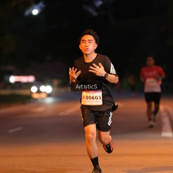 Runner Photo 1756160
