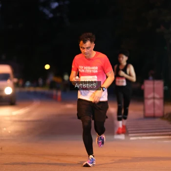 Runner Photo 1756195