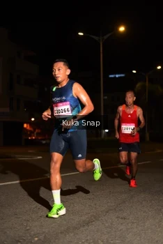 Runner Photo 1756560