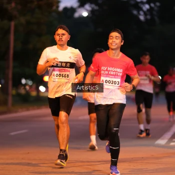 Runner Photo 1756574