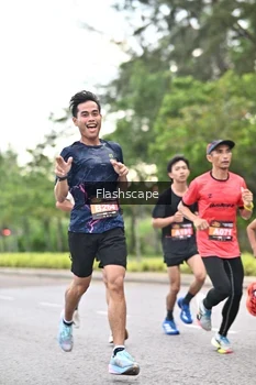 Runner Photo 1757947