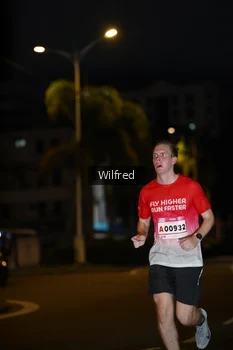 Runner Photo 1758092