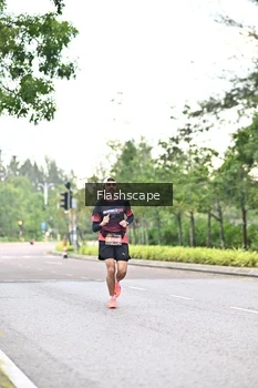 Runner Photo 1758242