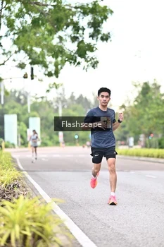 Runner Photo 1758684