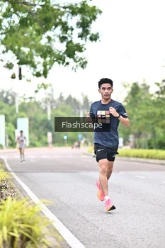 Runner Photo 1758685
