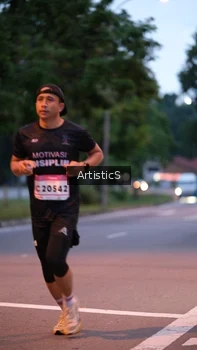 Runner Photo 1758693
