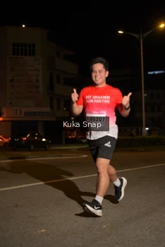 Runner Photo 1758894