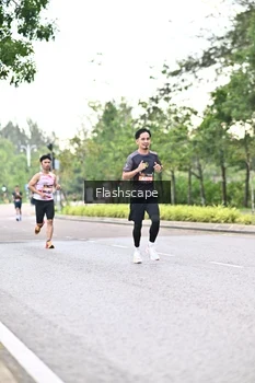 Runner Photo 1758946