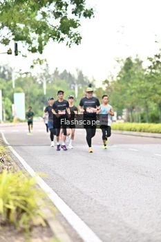Runner Photo 1760199