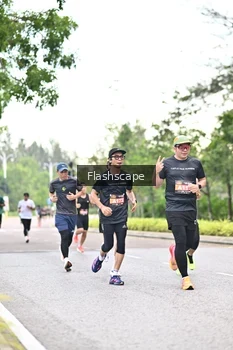 Runner Photo 1760282