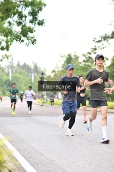 Runner Photo 1760300
