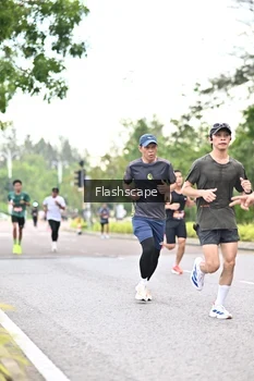 Runner Photo 1760310