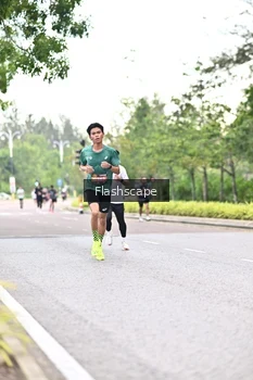 Runner Photo 1760380