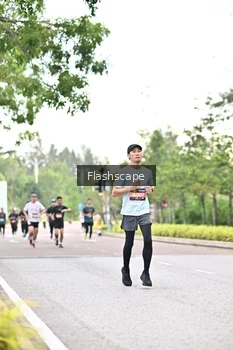Runner Photo 1760540