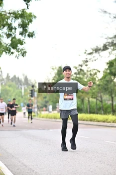 Runner Photo 1760565