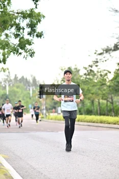 Runner Photo 1760566