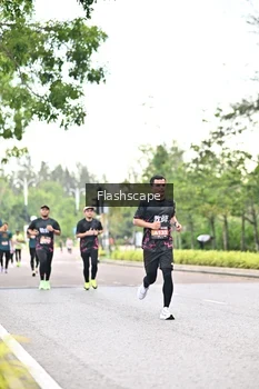 Runner Photo 1760772