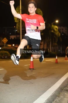 Runner Photo 1760805