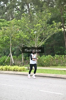 Runner Photo 1761221