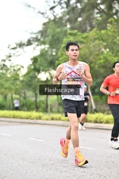 Runner Photo 1761385
