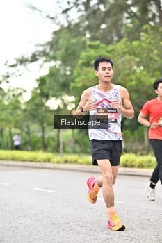 Runner Photo 1761400