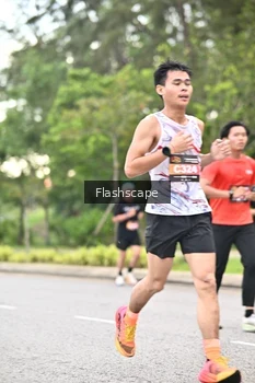 Runner Photo 1761413