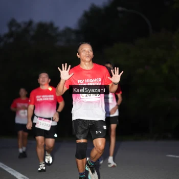 Runner Photo 1765076