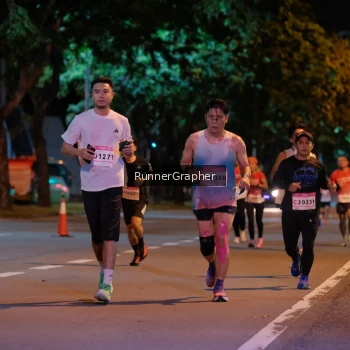 Runner Photo 1765143
