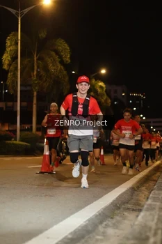 Runner Photo 1765371