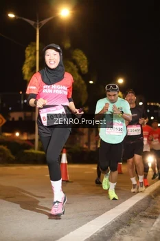 Runner Photo 1765699