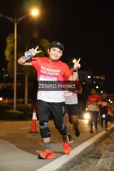 Runner Photo 1765745
