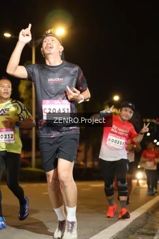 Runner Photo 1765749