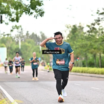Runner Photo 1765804