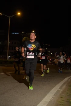 Runner Photo 1765911