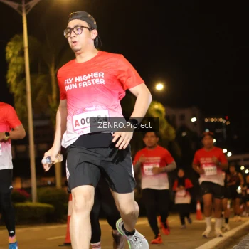 Runner Photo 1766444