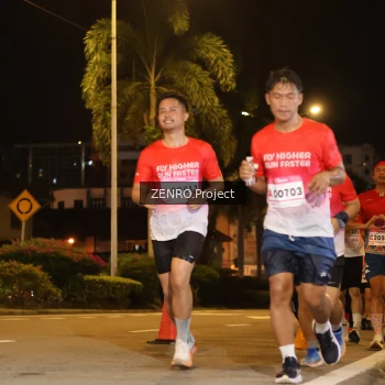 Runner Photo 1766714