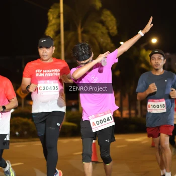 Runner Photo 1766810