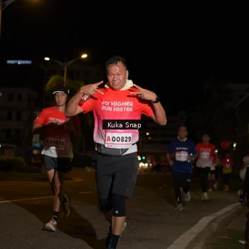 Runner Photo 1766831