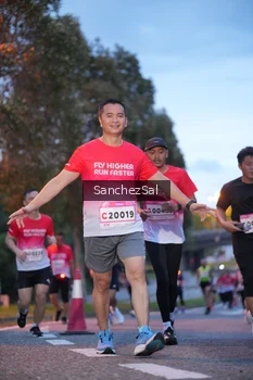 Runner Photo 1770065