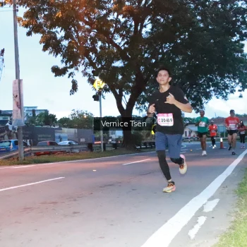 Runner Photo 1770480