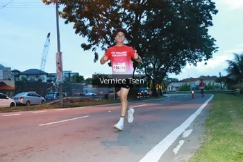 Runner Photo 1771409