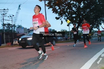 Runner Photo 1771501