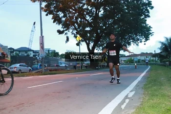Runner Photo 1771638