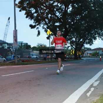 Runner Photo 1771724