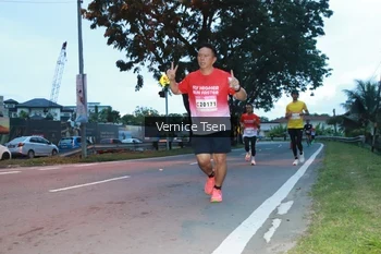Runner Photo 1771800